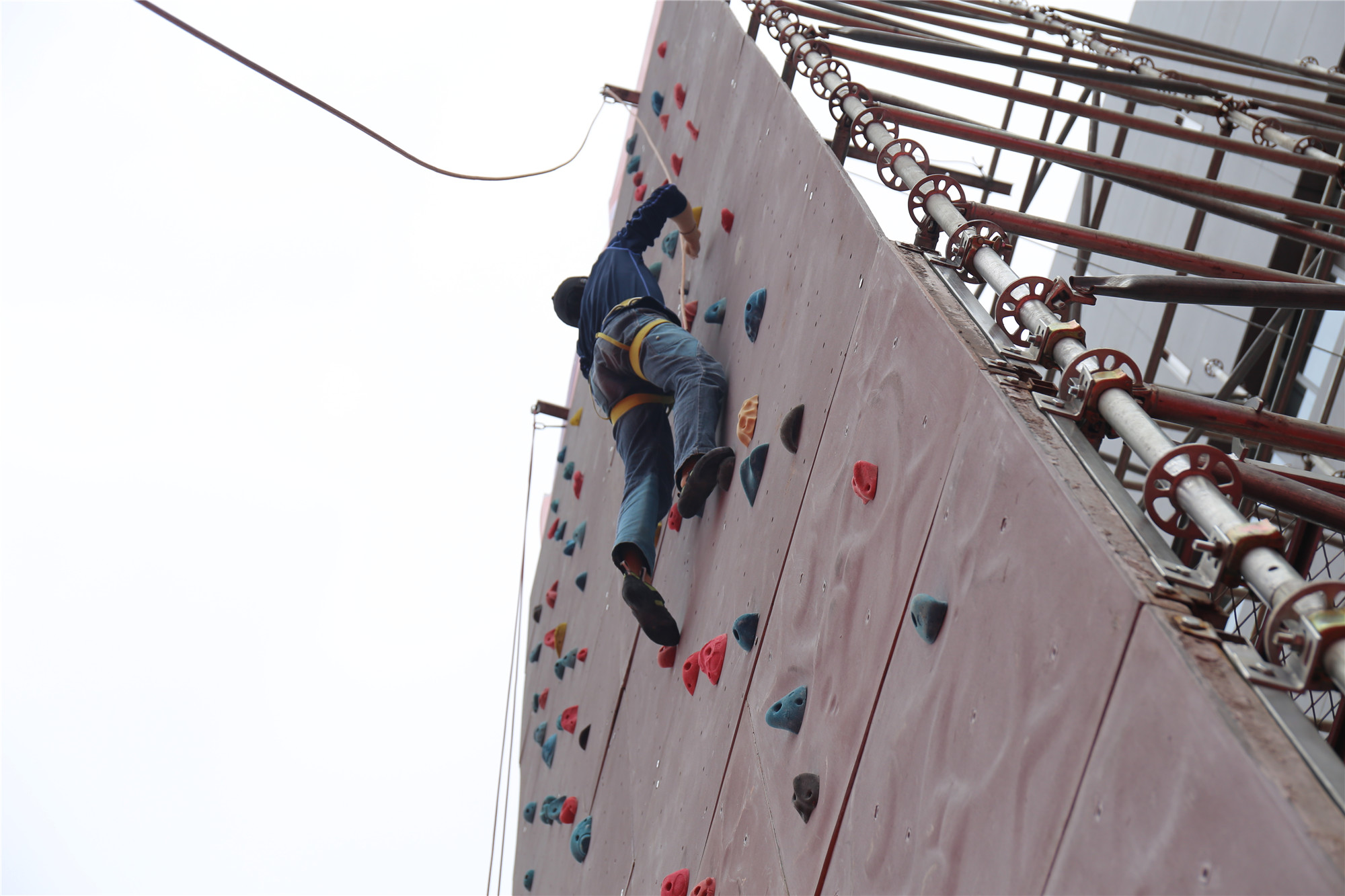 攀高望遠(yuǎn)，陶博會康建高人一籌